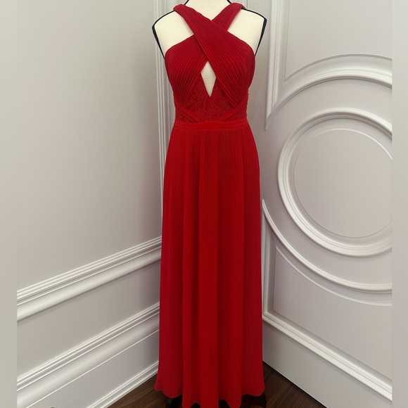 Guess Red Formal Lace Pleated Dress with Cut Out & Crisscross Neckline (Size 4) - Picture 1 of 13